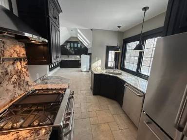 Main picture of 7655 Westfield Blvd