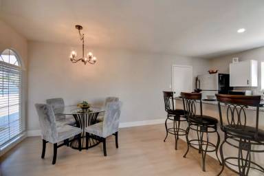 Main picture of 1032 Alan Shepard St