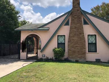 Main picture of 1534 W Rosewood Ave