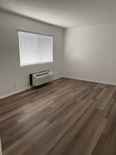 Main picture of 2216 W Court St