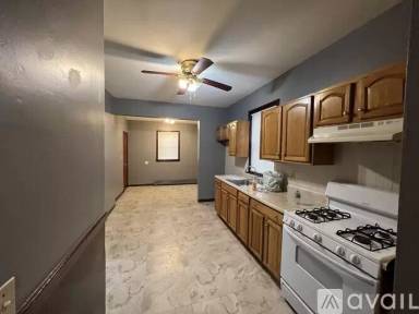 Main picture of 4 Woodcliff St
