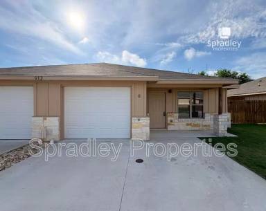 Main picture of 912 Mason Dr