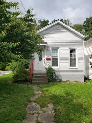 Main picture of 1001 Goss Ave