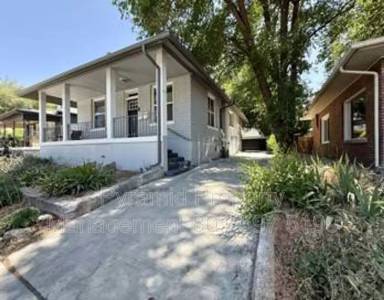 Main picture of 652 E Roosevelt Ave