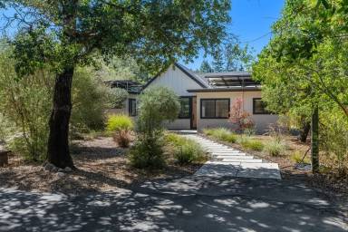 Main picture of 3035 North Ave