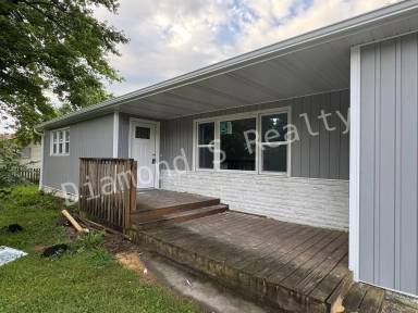 Main picture of 1228 E Berkeley St