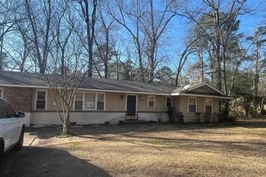 Main picture of 3129 Adrienne Dr