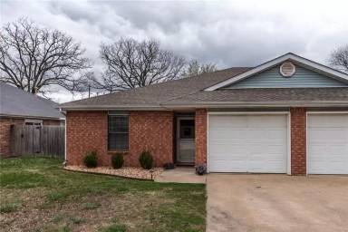 Main picture of 48B Holly Dr