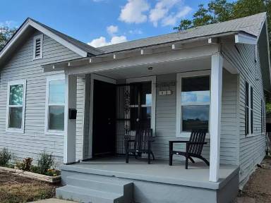 Main picture of 519 Chicago Blvd