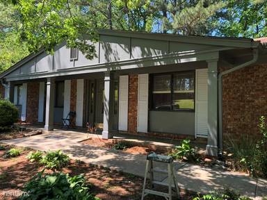 Main picture of 2372 Peachwood Cir NE