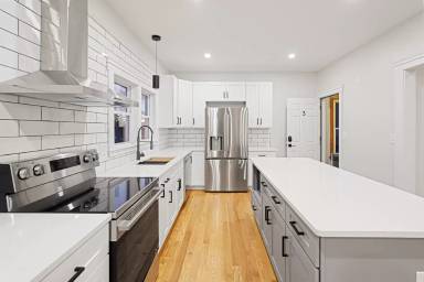 Main picture of 28 Clark St