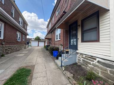 Main picture of 1806 Hoffnagle St