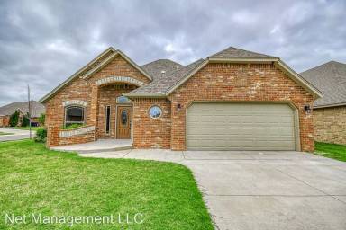 Main picture of 5100 SW 120th Ter