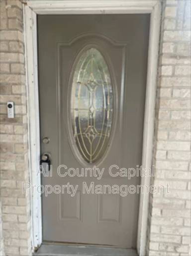 Main picture of 829 Ken St
