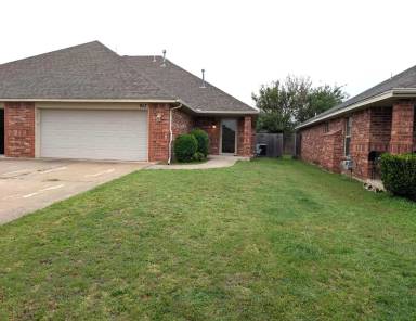 Main picture of 903 SW 37th St