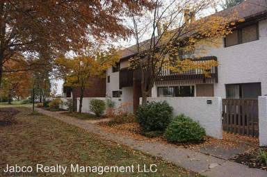 Main picture of 810 Stratford Dr