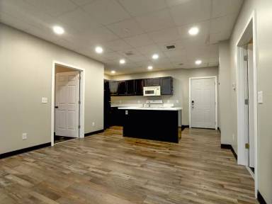 Main picture of 101 N Mill St