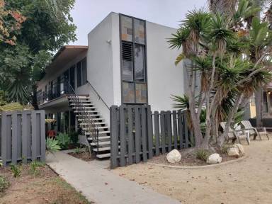 Main picture of 4852 Santa Cruz Ave