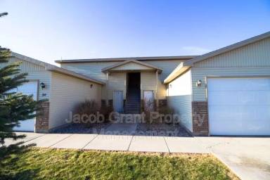 Main picture of 198 Opal Ct