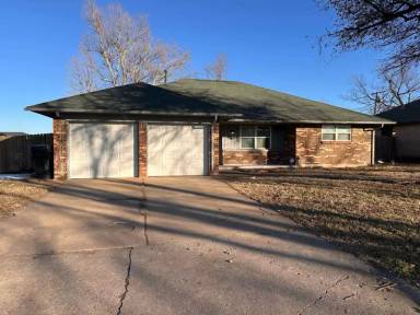 Main picture of 11216 N McKinley Ave