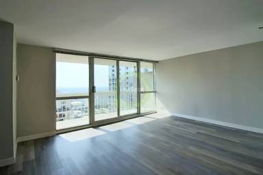 Main picture of 70 E Delaware Pl