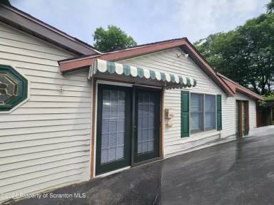 Main picture of 1631 E Mountain Rd