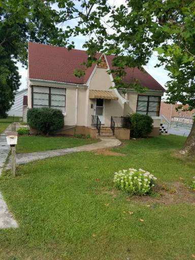 Main picture of 300 Bowers St