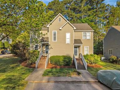 Main picture of 1601 Oakland Hills Way