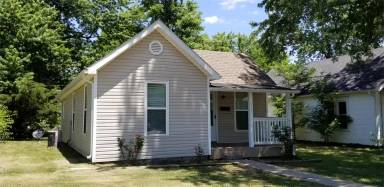 Main picture of 419 Franklin Ave