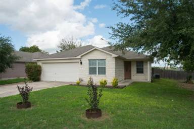 Main picture of 930-991 Goldenrod St
