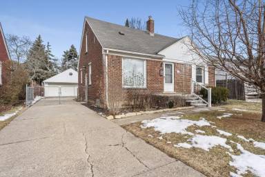 Main picture of 13518 Chestnut St