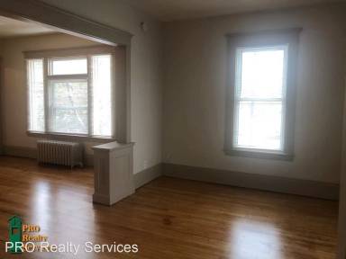 Main picture of 1432 Washington St NE