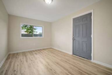 Main picture of 8 S Reed Ave