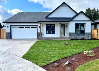 Main picture of 3878 Heather Grove Ln