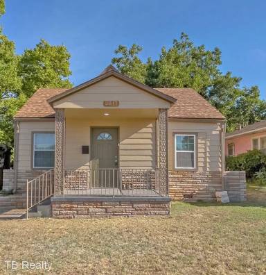 Main picture of 2517 NE 14th St