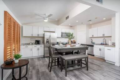 Main picture of 7628 E Camelback Rd