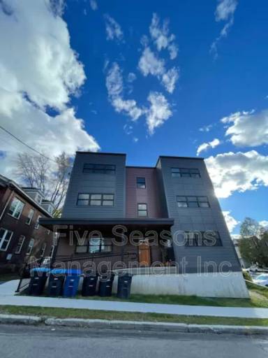 Main picture of 199 King St