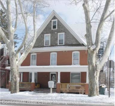 Main picture of 220 E Nittany Ave