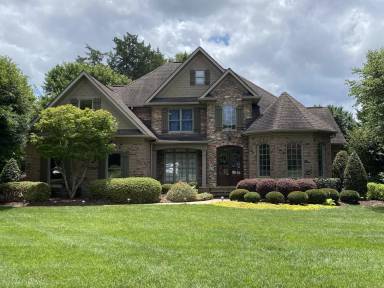 Main picture of 206 Pear Tree Ct