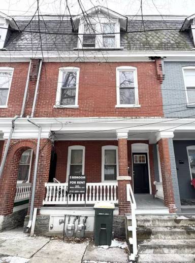 Main picture of 438 S Christian St