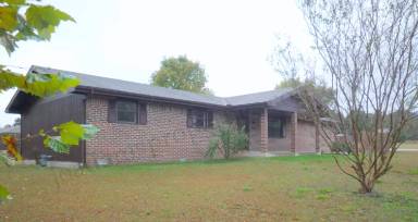 Main picture of 320 Springwood Dr