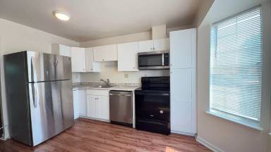 Main picture of 424 Peregrine St