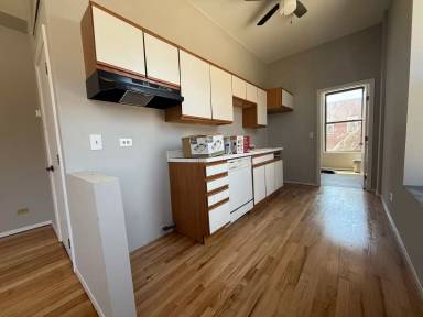 Main picture of 556 W 37th St