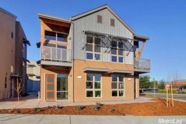 Main picture of 2746 5th St