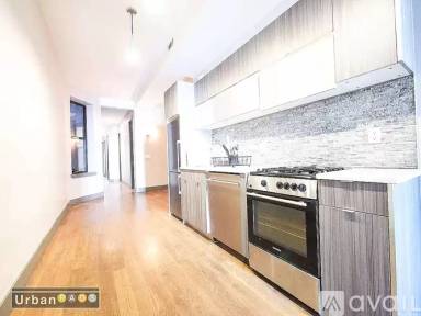 Main picture of 53 Troutman St