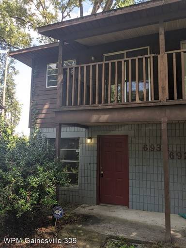 Main picture of 6934 SW 17th Pl