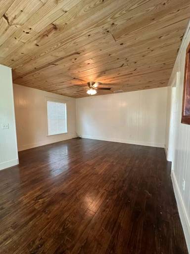 Main picture of 11688 County Road 281 N