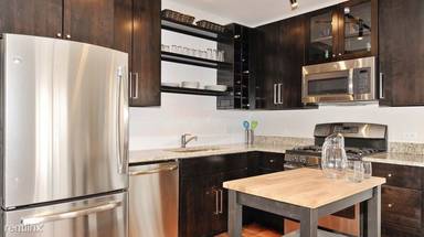Main picture of 1801 W Argyle St
