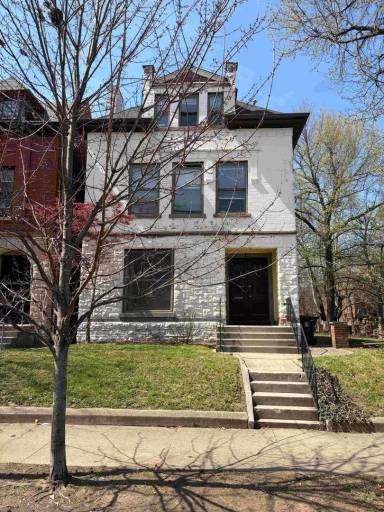 Main picture of 1702 S 2nd St