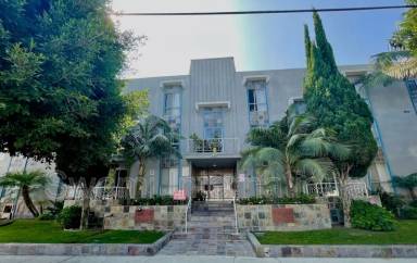 Main picture of 308 W Queen St